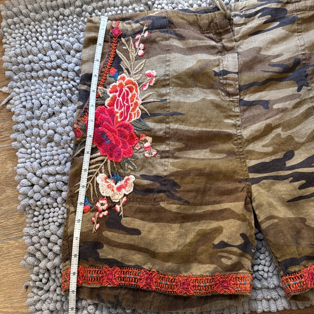 Johnny Was Camouflage Floral Embroidered Shorts - Picture 4 of 10